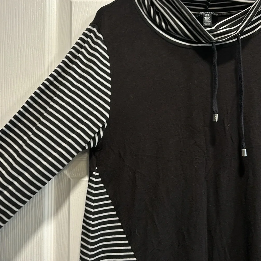 ▪️Striped Top▪️ - Picture 2 of 3